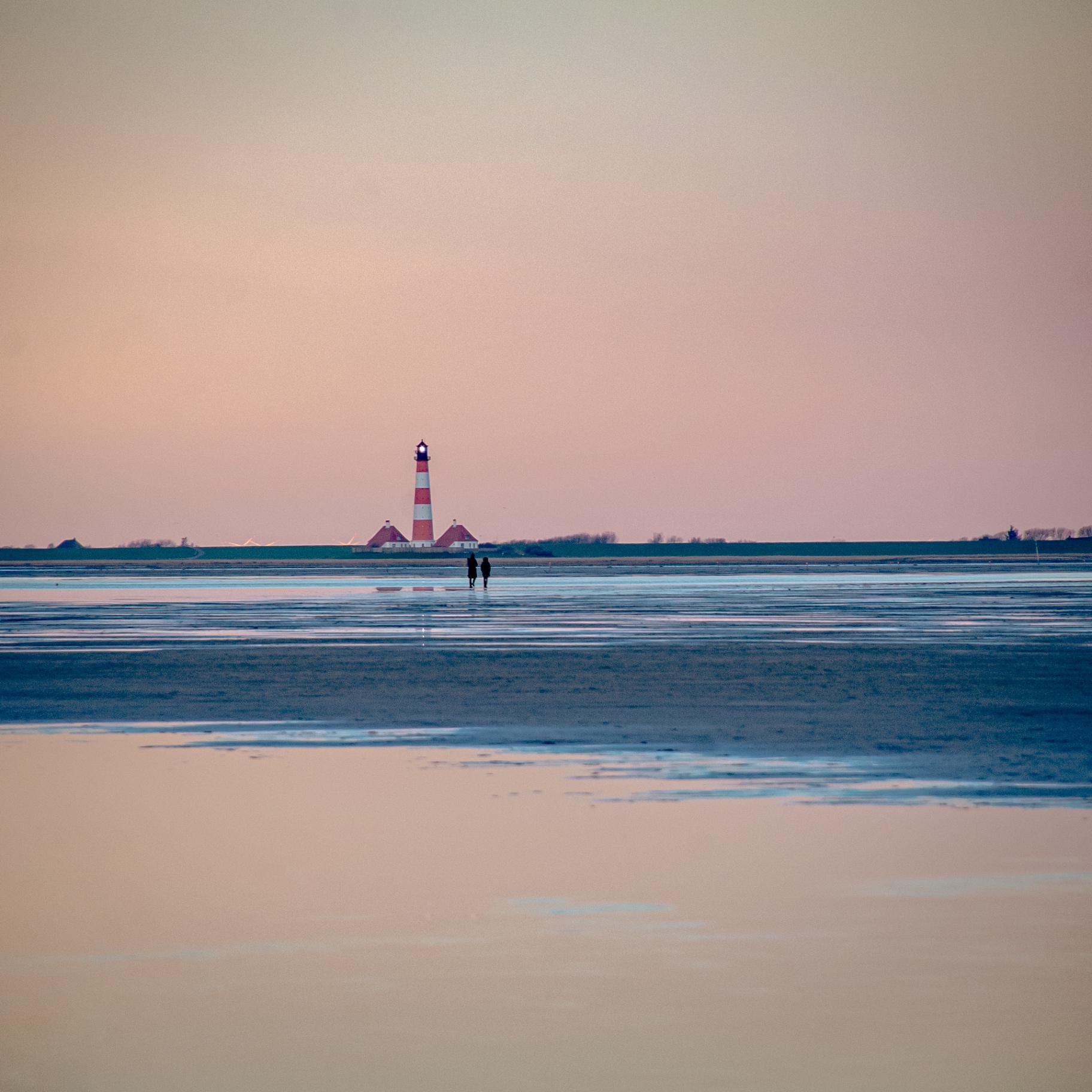 St. Peter-Ording auf Holz - Leuchtturm Westerhever im Pastellabend