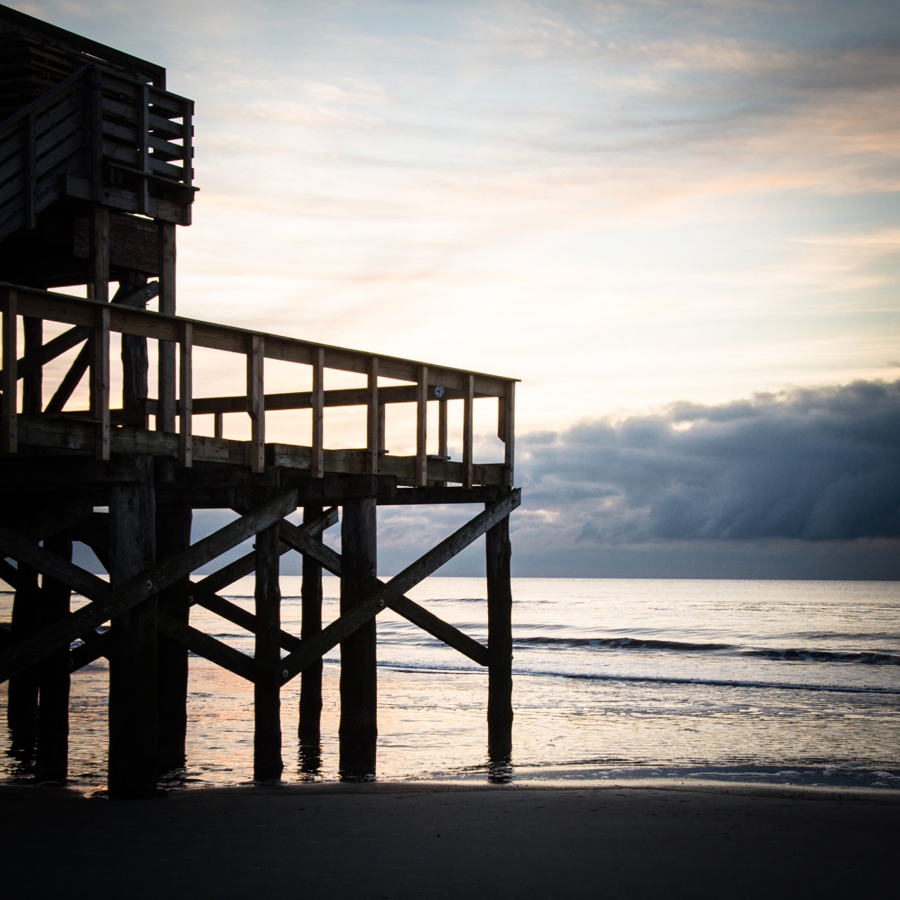 St. Peter-Ording auf Holz - Pfahlbau am Wellensaum