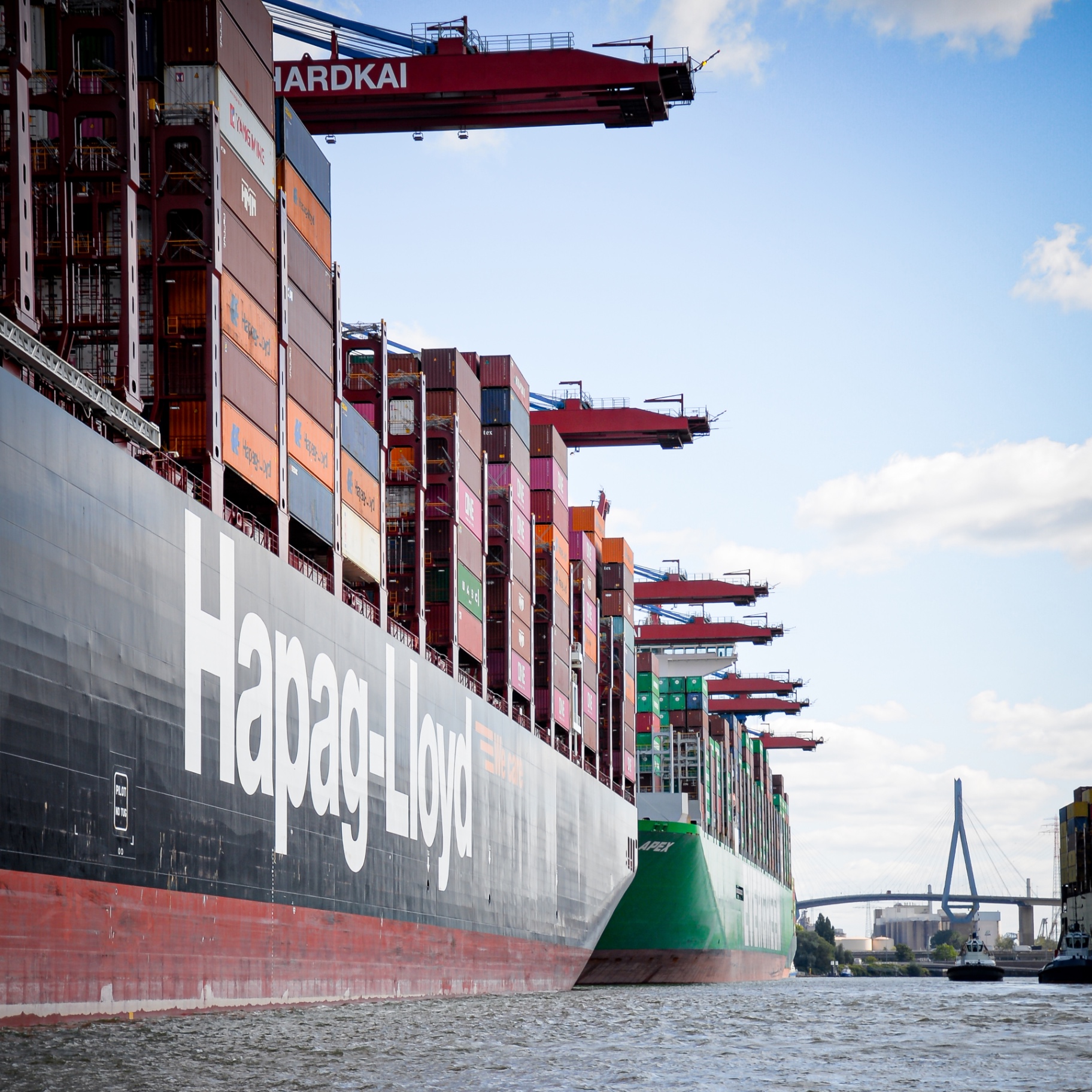 Hamburg auf Holz - Hapag-Lloyd Containerschiff