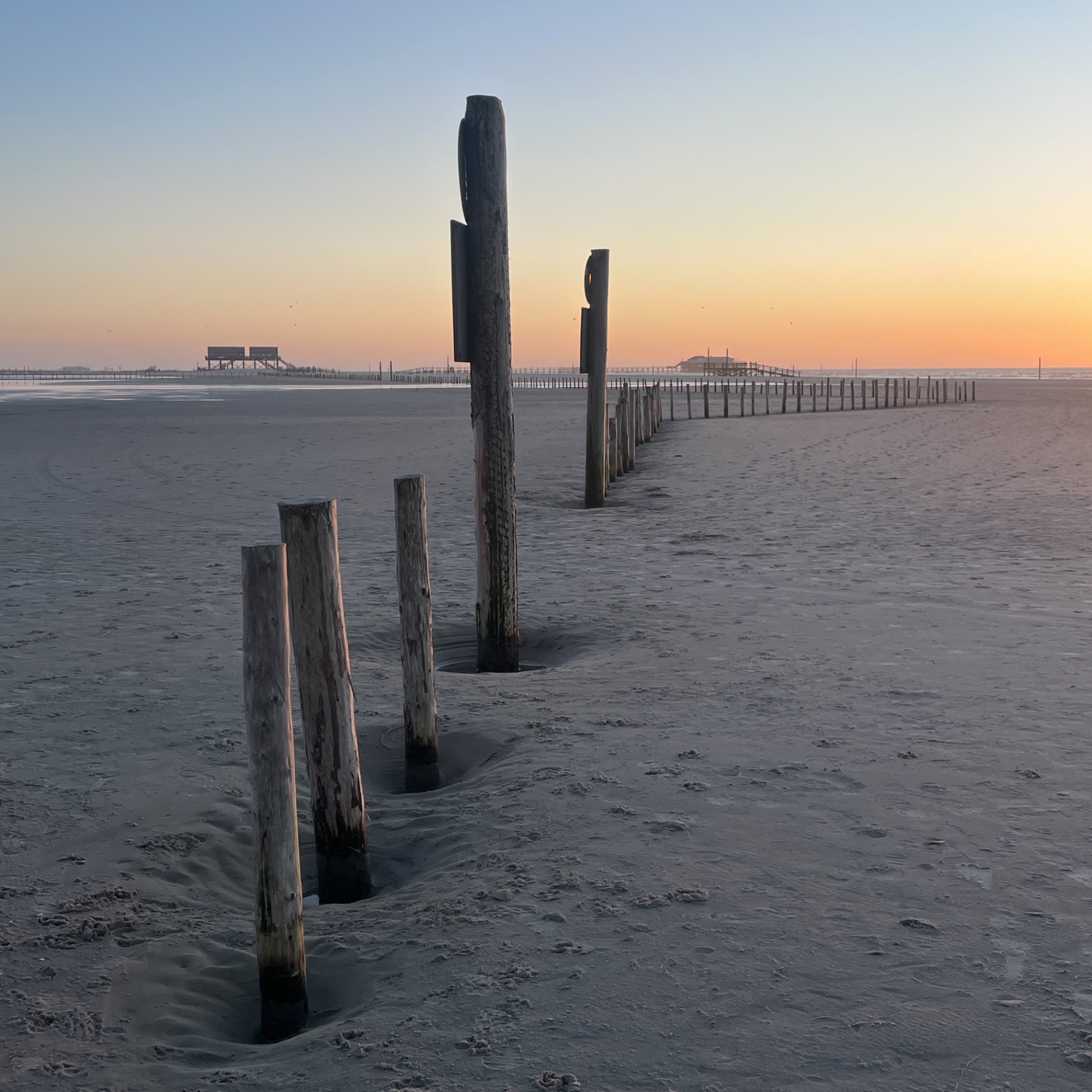 St. Peter-Ording auf Holz - Pfähle am Strand