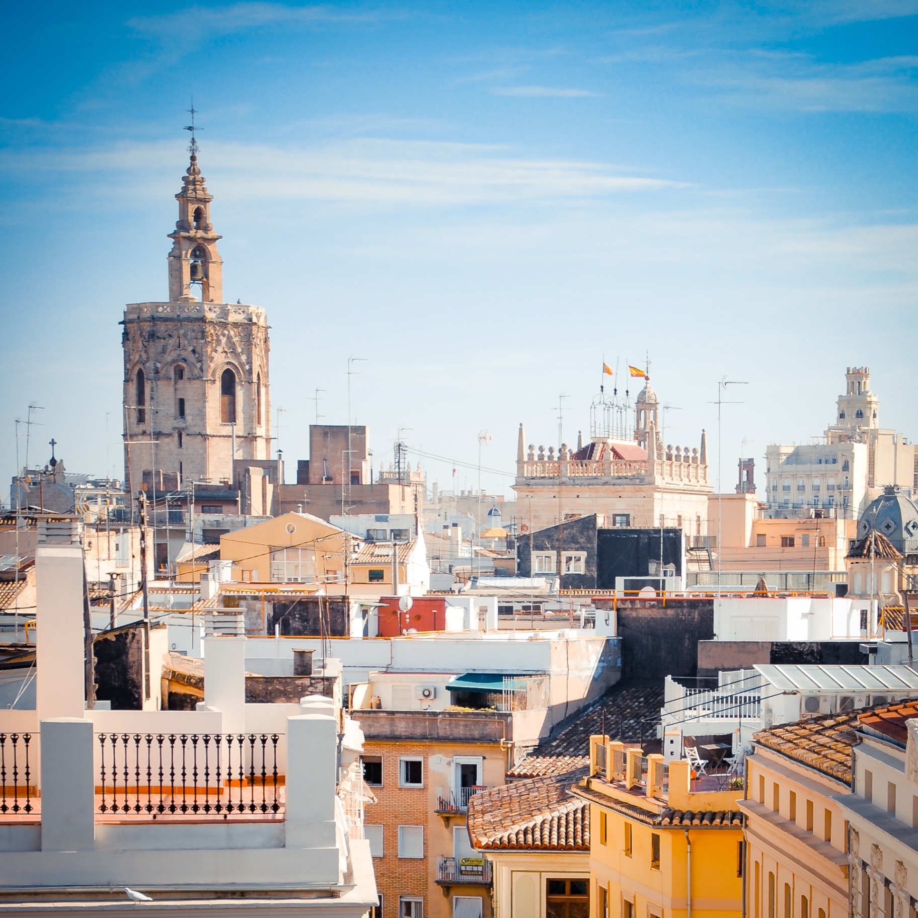 Welt auf Holz - Valencia Skyline