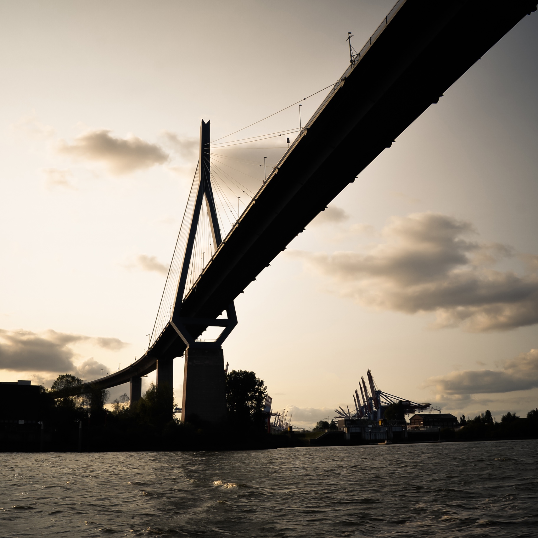 Hamburg auf Holz - Köhlbrandbrücke Silhouette
