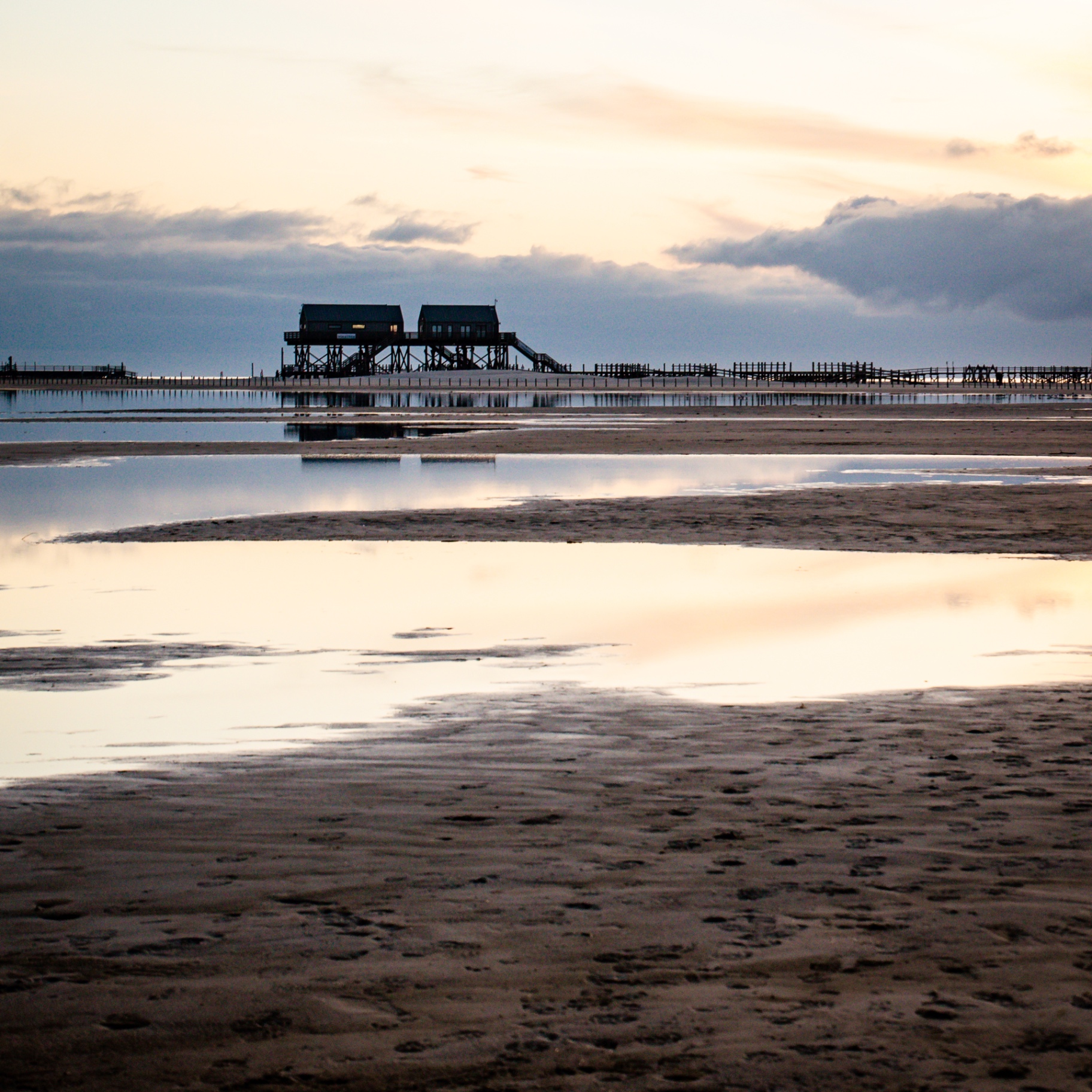 St. Peter-Ording auf Holz - Pfahlbauten im Wattspiegel