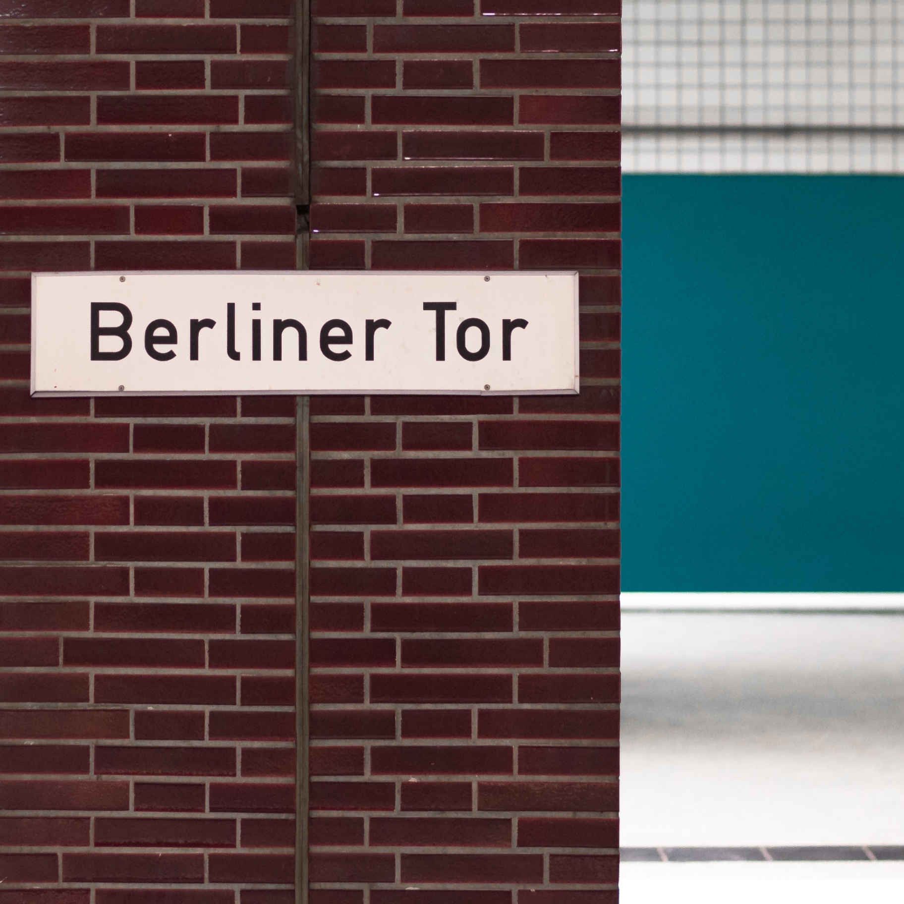 U-Bahn Hamburg auf Holz - Berliner Tor