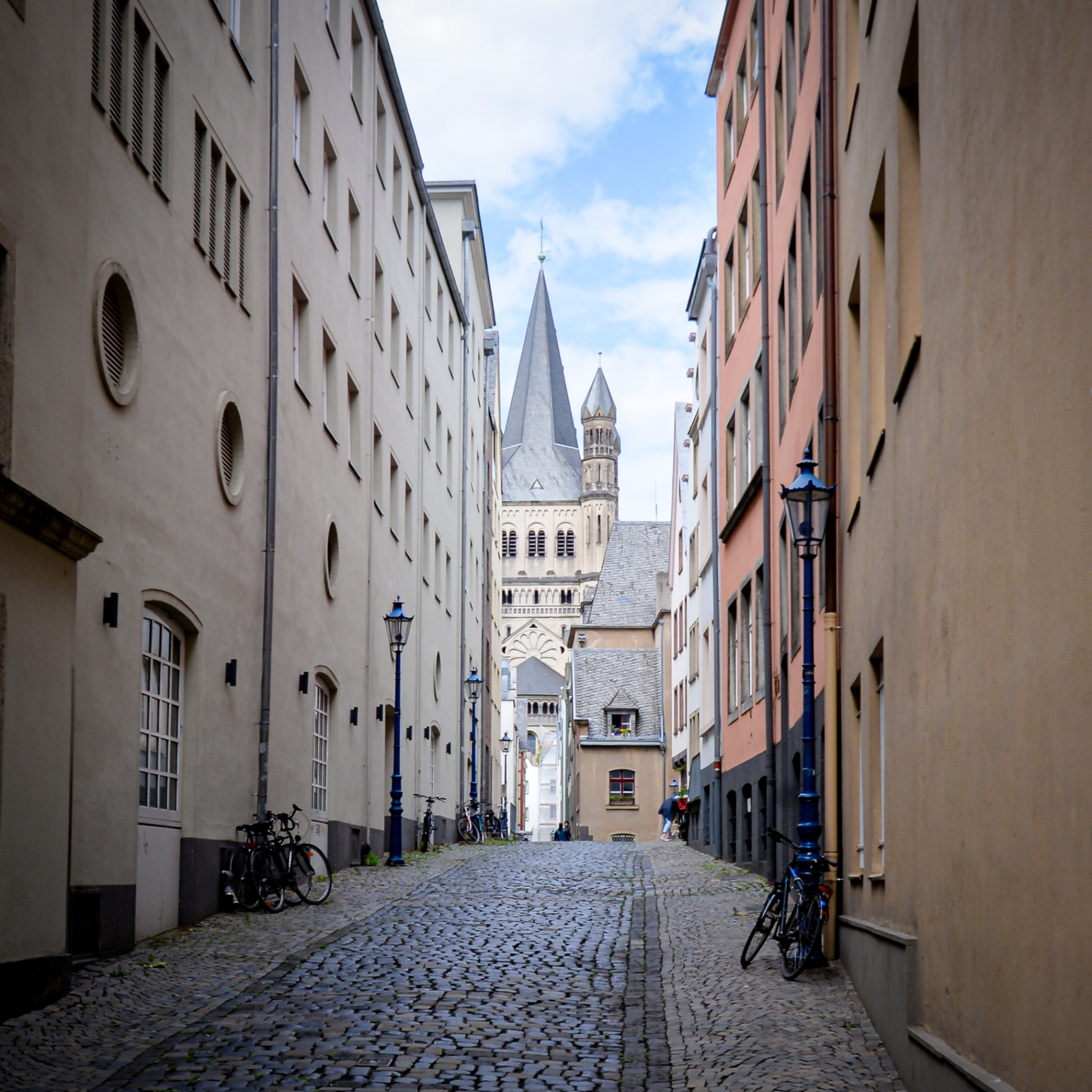 Köln auf Holz - Gasse zu Groß St. Martin