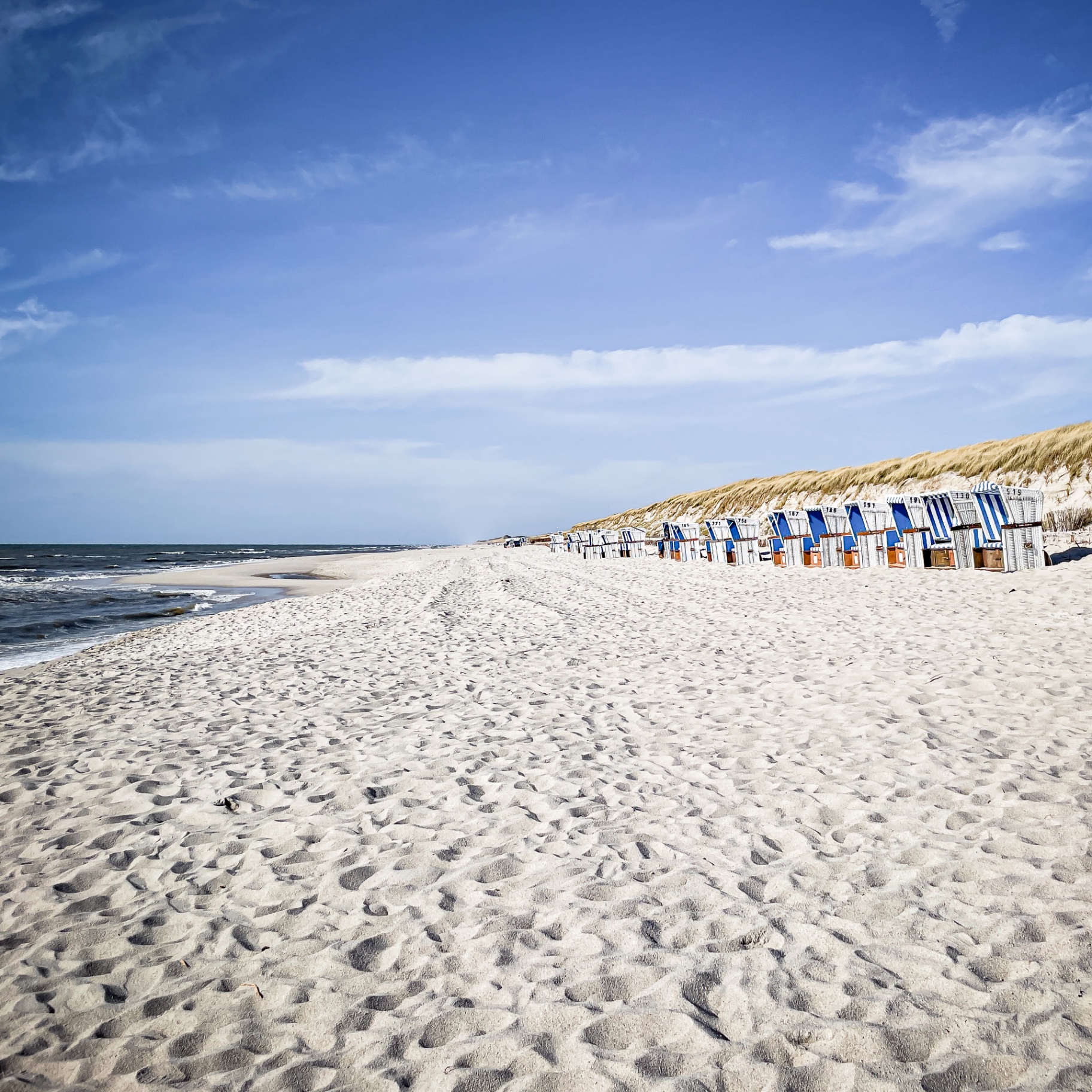 Sylt auf Holz - Strand mit Strandkörben