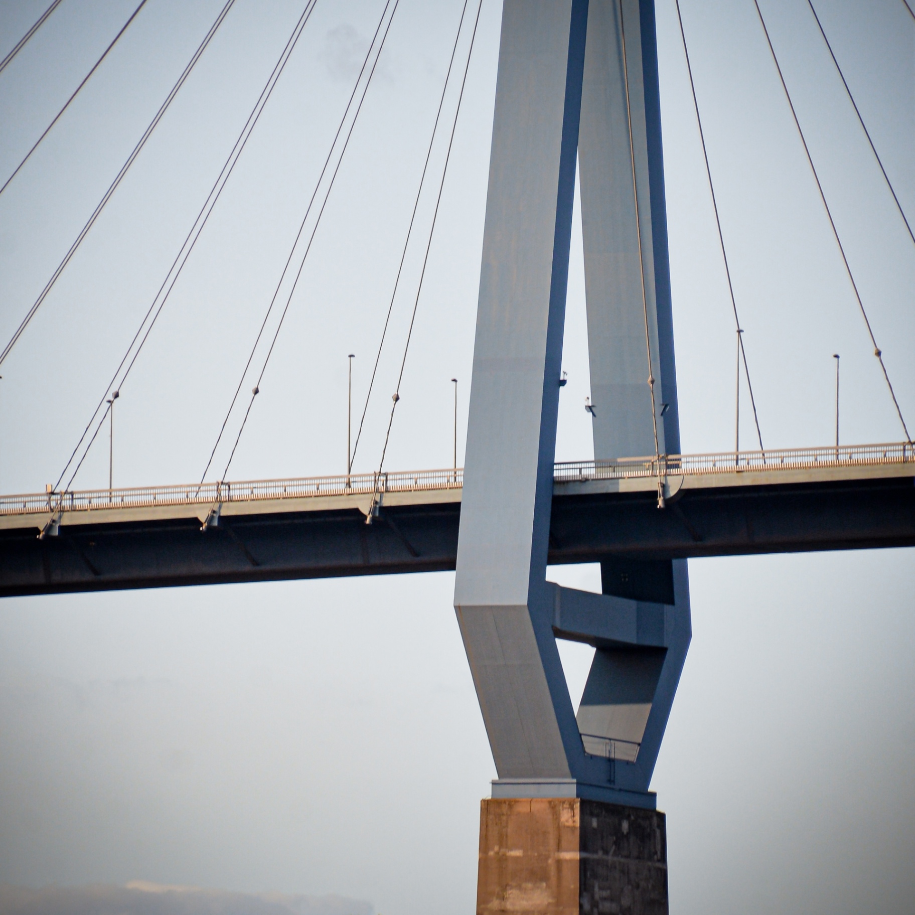 Hamburg auf Holz - Köhlbrandbrücke Pylon