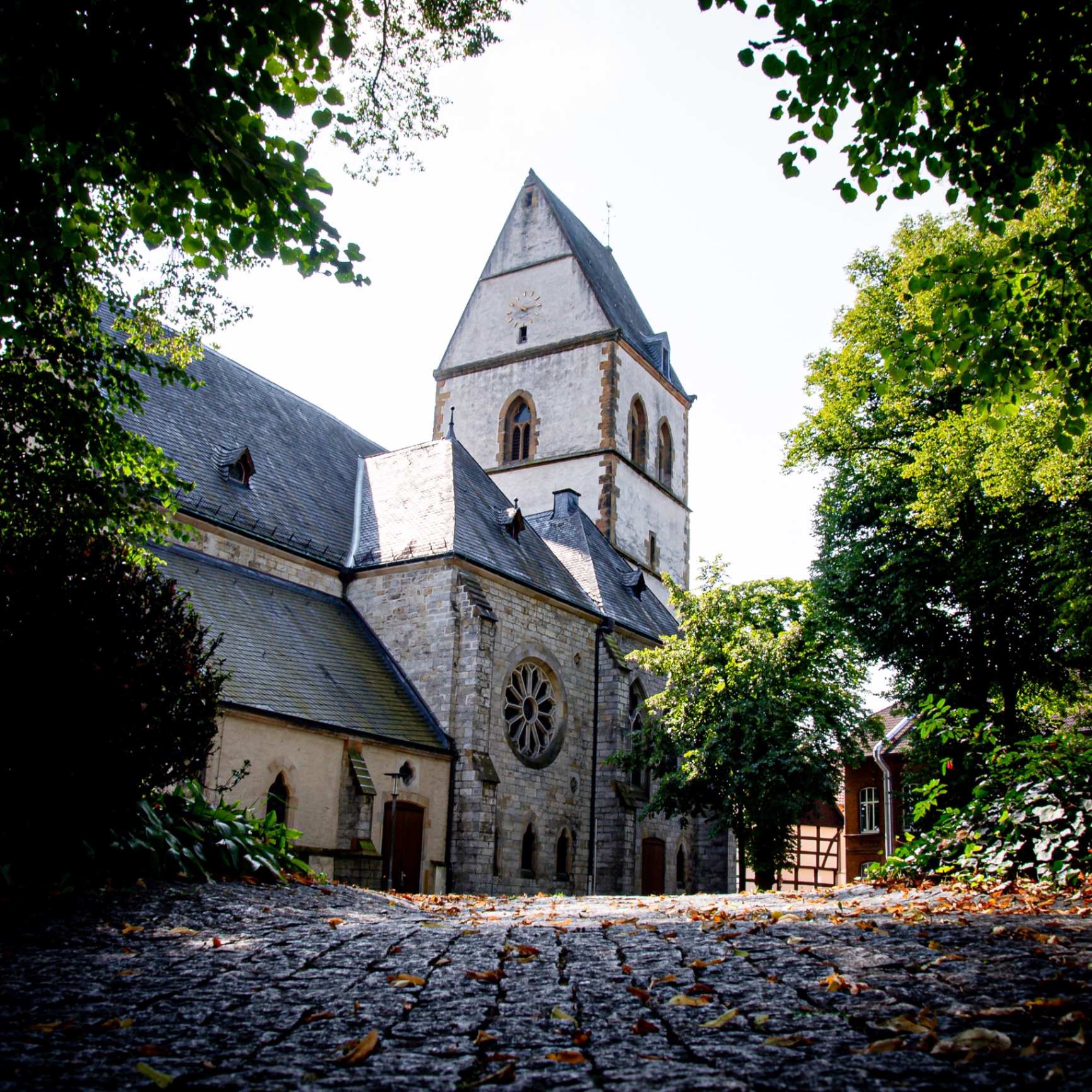 Halle(W) auf Holz - Kirche