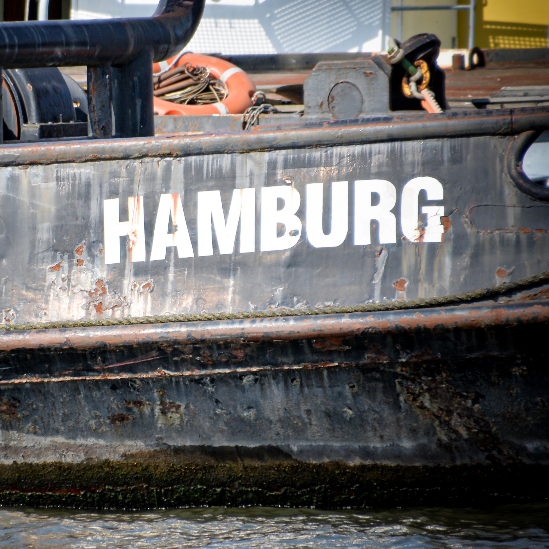 Hamburg auf Holz - Hamburg Schlepper Bug