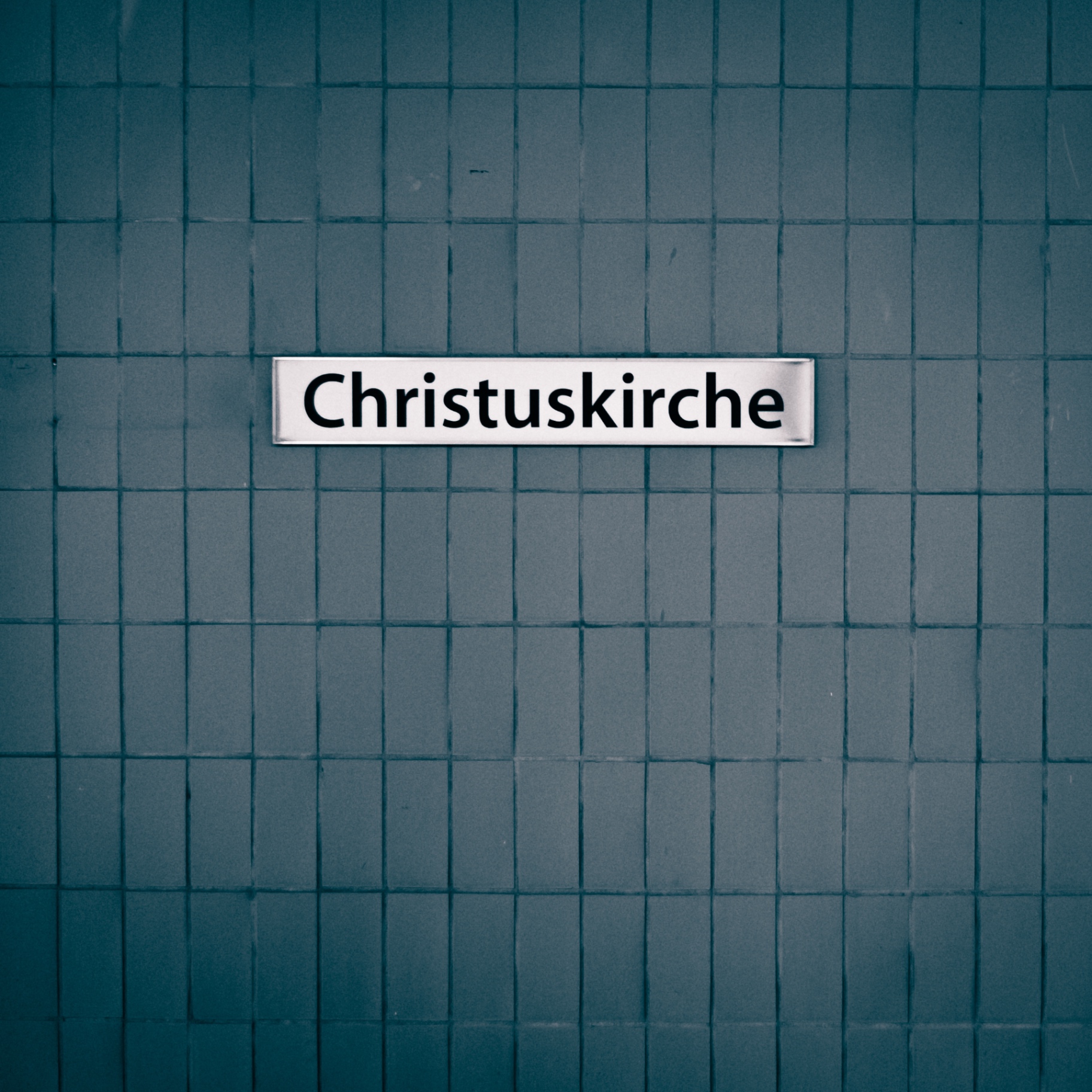 U-Bahn Hamburg auf Holz - Christuskirche
