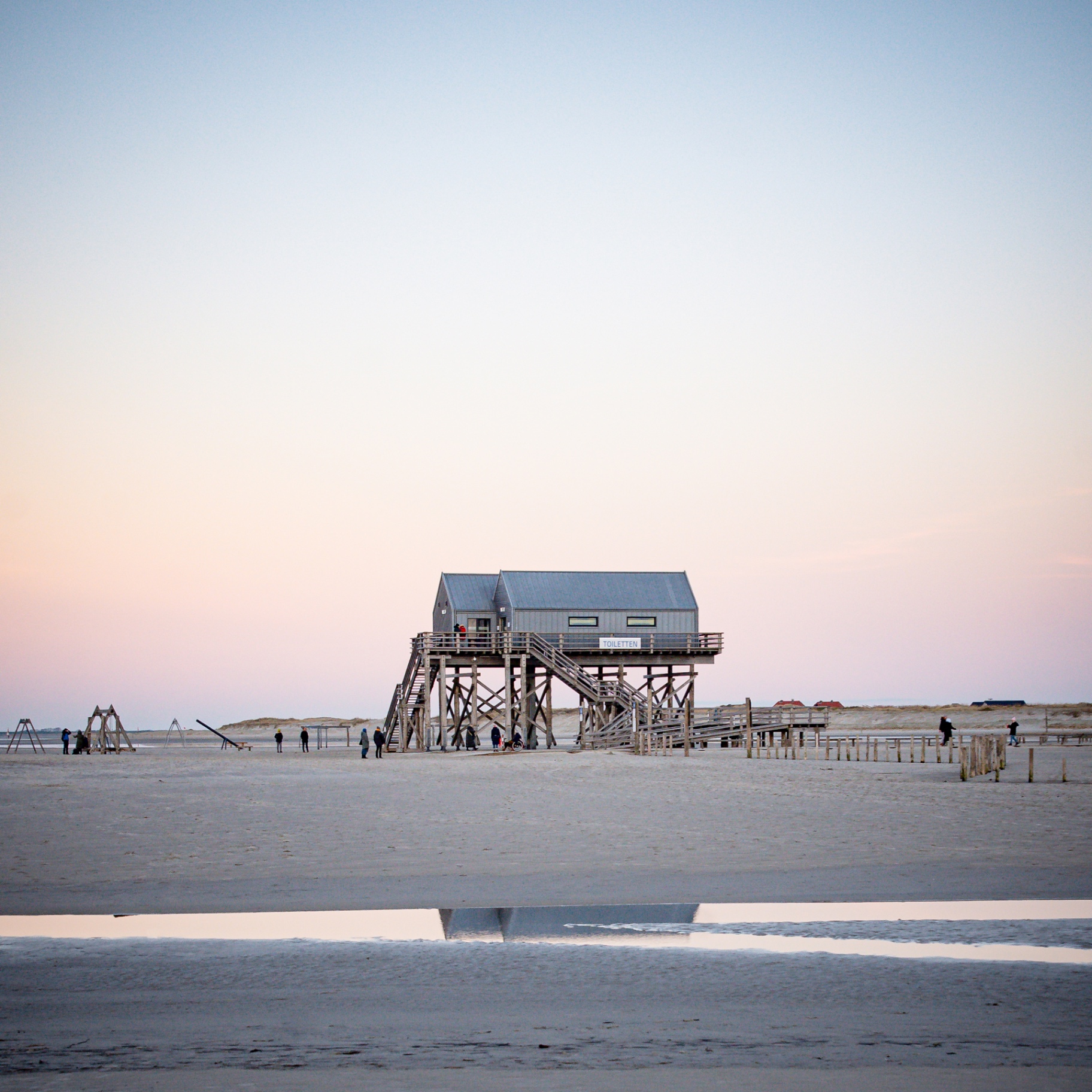 St. Peter-Ording auf Holz - Pfahlbau am Strand
